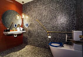 The Motley Hotel Richmond, Tapestry Collection by Hilton