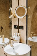 The Motley Hotel Richmond, Tapestry Collection by Hilton