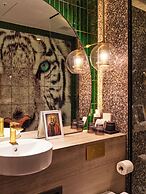 The Motley Hotel Richmond, Tapestry Collection by Hilton