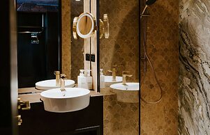 The Motley Hotel Richmond, Tapestry Collection by Hilton