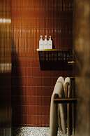 The Motley Hotel Richmond, Tapestry Collection by Hilton