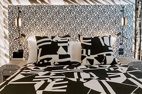 The Motley Hotel Richmond, Tapestry Collection by Hilton