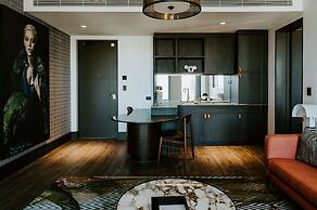 The Motley Hotel Richmond, Tapestry Collection by Hilton