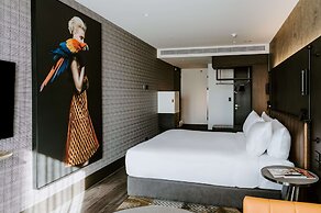 The Motley Hotel Richmond, Tapestry Collection by Hilton