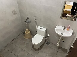 B SIX HOTEL AND LODGE