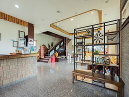 Bishui Shanju Lakeside B&B