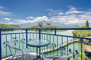 Bishui Shanju Lakeside B&B