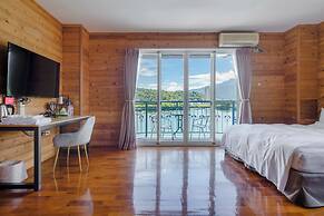 Bishui Shanju Lakeside B&B