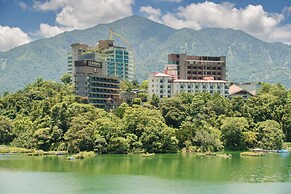 Bishui Shanju Lakeside B&B