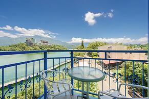 Bishui Shanju Lakeside B&B