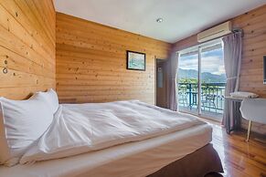 Bishui Shanju Lakeside B&B
