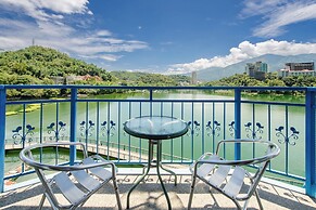 Bishui Shanju Lakeside B&B