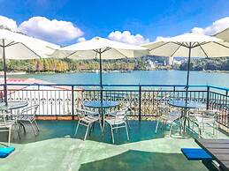 Bishui Shanju Lakeside B&B