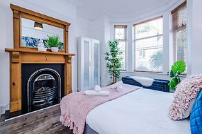 R&R Character Victorian 4-Bedroom Home