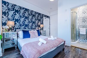 R&R Character Victorian 4-Bedroom Home