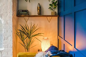 R&R Character Victorian 4-Bedroom Home