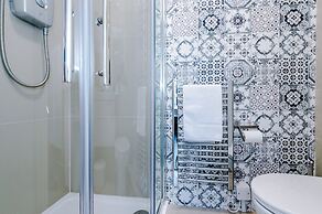 R&R Character Victorian 4-Bedroom Home