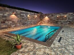 Royal Mountain Hotel