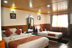 Goroomgo Kasturi Palace Darjeeling