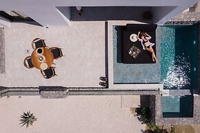 Milestones Naxos Hotel