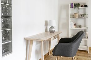 2ndhomes Central 85m2 2BR Apartment