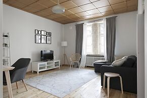 2ndhomes Central 85m2 2BR Apartment