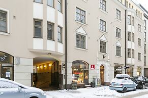 2ndhomes Central 85m2 2BR Apartment