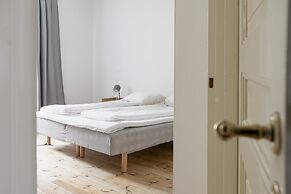 2ndhomes Central 85m2 2BR Apartment