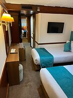 Mimi and Diamond Hotel