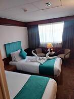 Mimi and Diamond Hotel