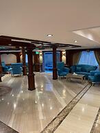 Mimi and Diamond Hotel