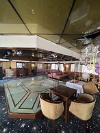 Mimi and Diamond Hotel