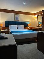 Mimi and Diamond Hotel