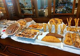 Mimi and Diamond Hotel