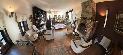 Moncheri Butik Otel & Restoran