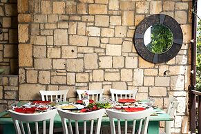 Moncheri Butik Otel & Restoran