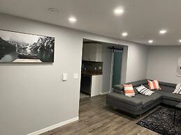 Modern 3 BR Home - Family Friendly