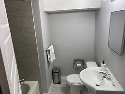 Modern 3 BR Home - Family Friendly