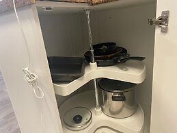 Modern 3 BR Home - Family Friendly