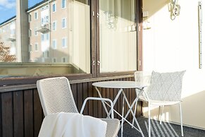 Fully renovated 3br apartment with sauna