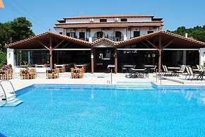 Koukounaries Beach Hotel