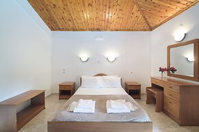 Koukounaries Beach Hotel