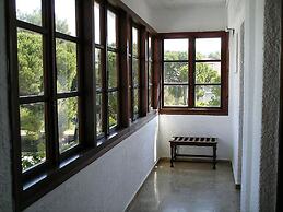 Koukounaries Beach Hotel