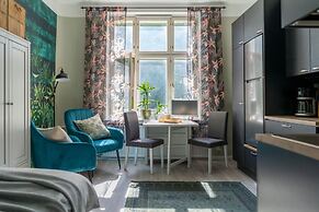 Cozy and luminous studio in a courtyard