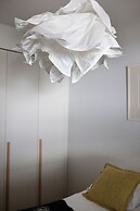 2ndhomes Central 1BR Apartment w Balcony