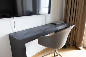 2ndhomes Central 1BR Apartment w Balcony