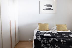 2ndhomes Central 1BR Apartment w Balcony