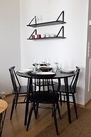 2ndhomes Central 1BR Apartment w Balcony