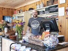 Tuggle's Gap Roadside Inn - Blue Ridge Parkway