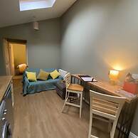 Private Annex, Parking, Wifi, 2mins to J48 A1 M1